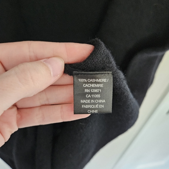 360 Cashmere Black Ivana Cold Shoulder Cashmere Sweater Dress NWT Size Small - Picture 6 of 12